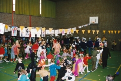 1995-Schoolcarnaval-Arno-Derks-Ilona-Roosen.-Adjudanten-Dorus-Wilderbeek-Linda-Grossveldt-19-Website