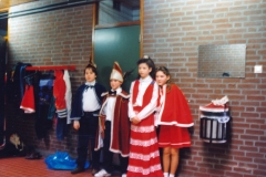 1995-Schoolcarnaval-Arno-Derks-Ilona-Roosen.-Adjudanten-Dorus-Wilderbeek-Linda-Grossveldt-4-Website