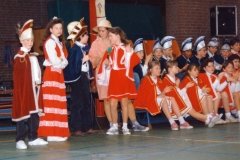 1995-Schoolcarnaval-Arno-Derks-Ilona-Roosen.-Adjudanten-Dorus-Wilderbeek-Linda-Grossveldt-5-Website